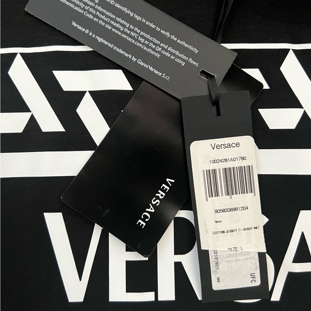 Men’s Versace T Shirt .